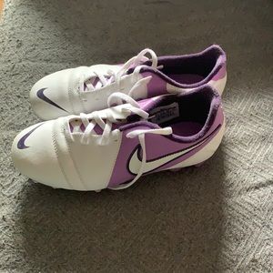 Soccer cleats